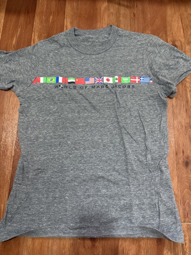 Marc Jacobs Shirt (Category: Shirts) located in Quezon City. Submitted by krtstn (Listing ID 1467200839, Image 1). Description: S-M.
