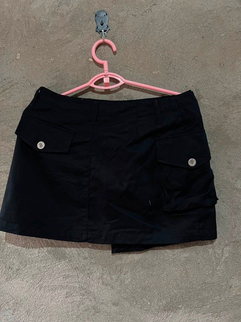 Marithé Francois Girbaud Cargo Skort (Category: Skirts) located in Sindangan. Submitted by waterbop (Listing ID 1467338736, Image 2). Description: 2500 FREE SHIP - EXCELLENT CONDITION CLOSE TO AS NEW - NO ISSUE - 10/10 COLOR RATE - M ON TAG 30W 14L ZAMBOANGA DEL NORTE.