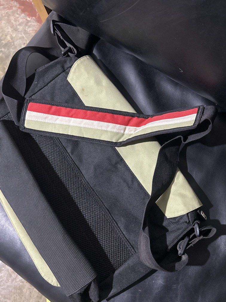 Bag original (Category: Sling Bags) located in Bacoor. Submitted by nicole1738 (Listing ID 1467254028, Image 3). Description: original.