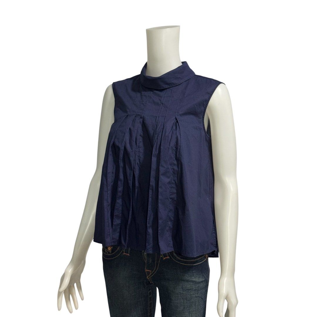 Marni X uniqlo pleated top (Category: Sleeveless) located in General Santos City (Dadiangas). Submitted by curatedstuffs101 (Listing ID 1467258276, Image 2). Description: Like new No flaws Color rate:10/10 Size: small on tag Dimension Width: 18 inches Length: 21 inches.