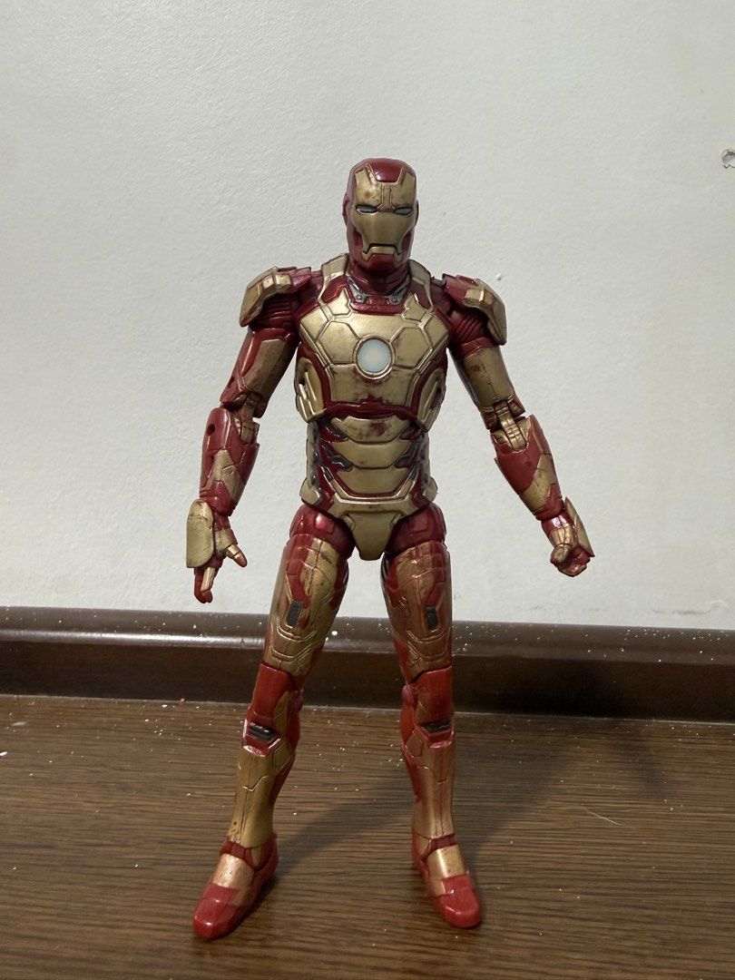 Marvel Legends - Iron Man (Category: Figurines & Statues) located in Bulacan. Submitted by stevendgzmn (Listing ID 1467358334, Image 1). Description: Marvel Legends - Iron Man Mark 42 Sold as is Issue - may sira sa may left knee niya, need lang i-glue Rfs. Puro zd toys figure ko Mop. Gcash, GoTyme, MariBank Delivery via Lalamove, JNT Location: Bulacan.