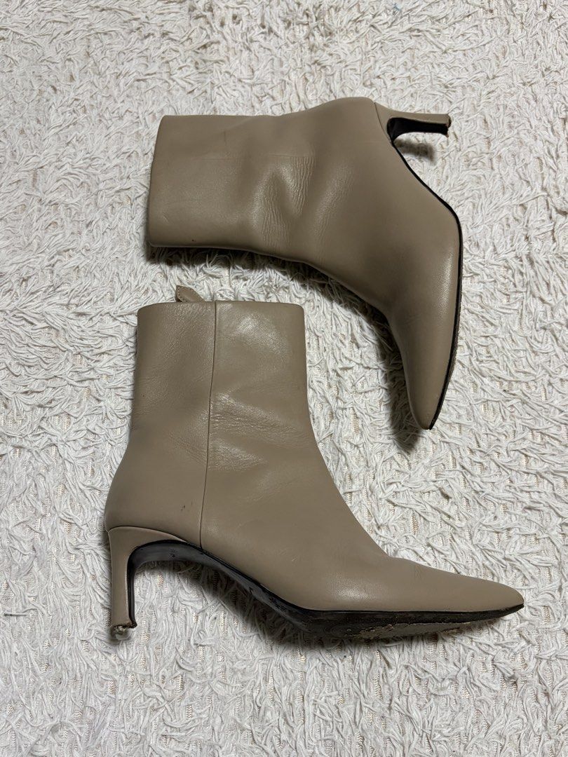 MASSIMO DUTTI POINTED HEELS (Category: Shoe inserts) located in Baguio. Submitted by adi_laigne (Listing ID 1467211423, Image 2). Description: No top pieces SOU.