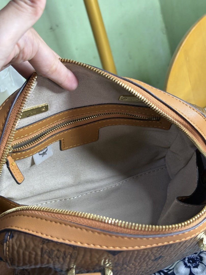 MCM (Category: Cross-body Bags) located in Malolos. Submitted by bag_gallery (Listing ID 1467246281, Image 3). Description: Turnable screw Prel0v3d bags May gasgas sa puller Auth not guaranteed kayo nalang po mag pa check. .