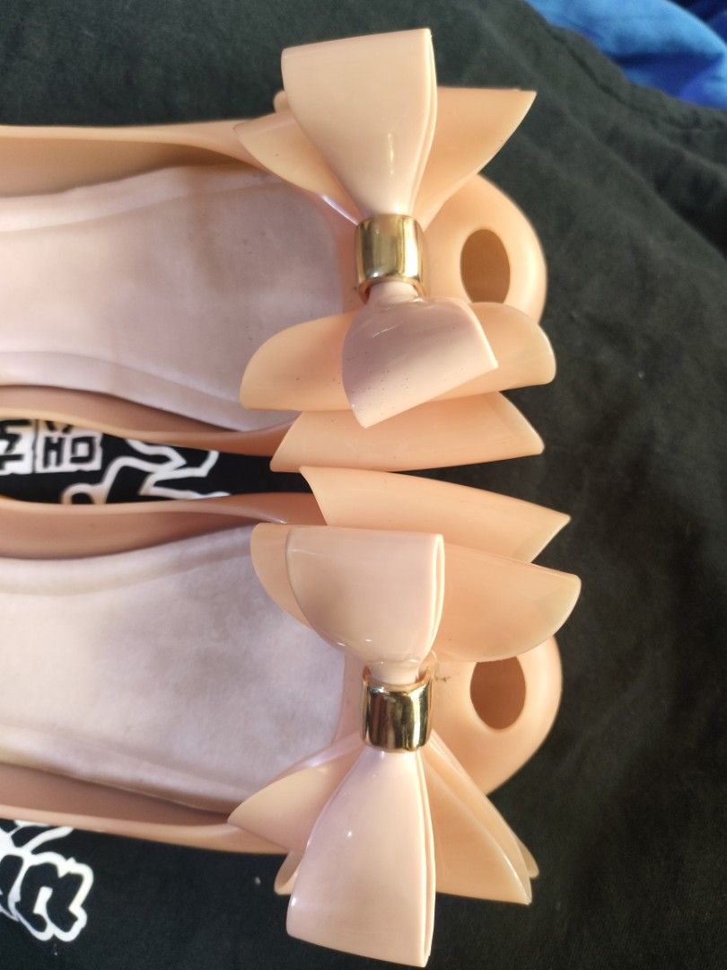 Melissa (Category: Flats & Sandals) located in Sindangan. Submitted by branden_line (Listing ID 1467264385, Image 3). Description: Melissa size 5.