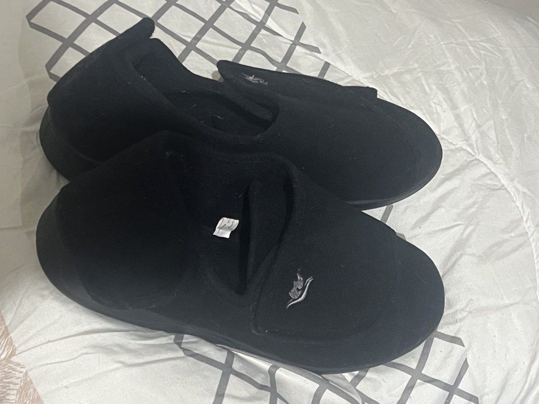 Men’s Diabetic Slippers – Memory Foam, Extra Wide & Adjustable (Category: Medical Supplies & Tools) located in Manila. Submitted by pao_potato21 (Listing ID 1467359932, Image 3). Description: Description: 🥿 Men’s Diabetic Slippers – Comfortable & Supportive! Comfortable house slippers from EUROPEAN SOFTEST, designed with comfort in mind. ✨ Features: * Extra-wide fit for added comfort * Memory foam cushioning * Adjustable closure for a more custo