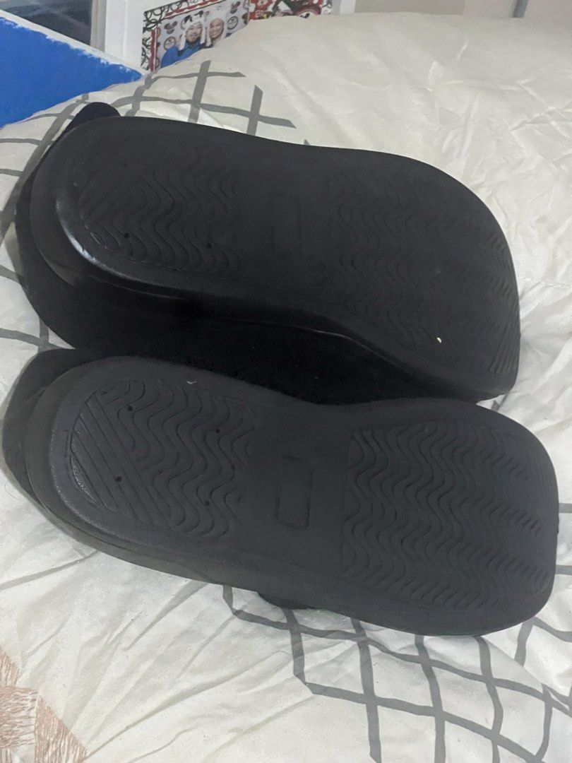 Men’s Diabetic Slippers – Memory Foam, Extra Wide & Adjustable (Category: Medical Supplies & Tools) located in Manila. Submitted by pao_potato21 (Listing ID 1467359932, Image 2). Description: Description: 🥿 Men’s Diabetic Slippers – Comfortable & Supportive! Comfortable house slippers from EUROPEAN SOFTEST, designed with comfort in mind. ✨ Features: * Extra-wide fit for added comfort * Memory foam cushioning * Adjustable closure for a more custo