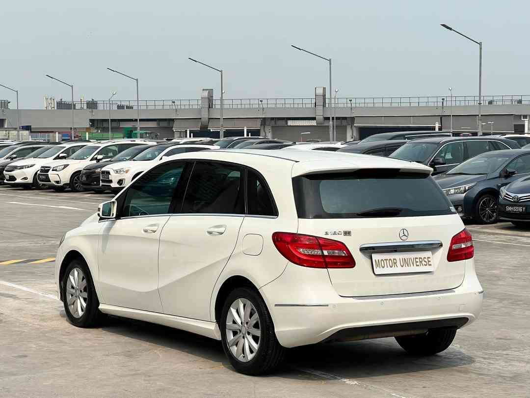 Mercedes-Benz B-Class B180 (A) (Category: Used Cars) located in Singapore. Submitted by motoruniverse (Listing ID 1467182957, Image 3). Description: Showroom: CARRO CENTER 60 JALAN LAM HUAT #04-37/38 CARRO CENTER Singapore 737869 Super beautiful low owner count B-Class! Super value short term drive with low effective depreciation! Car is super well maintained with timely maintenance done! Beautiful inside out, view with confidence! 100% loan appr