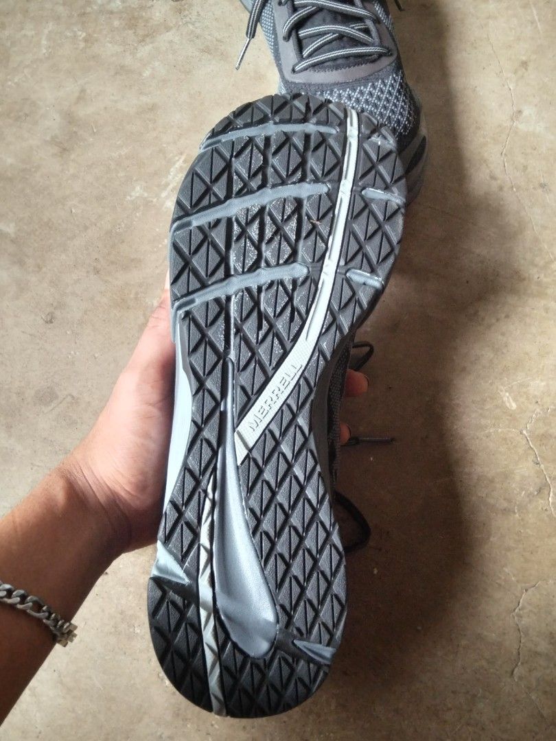 MERRELL RUNNING SHOES (Category: Casual Shoes) located in Manila. Submitted by known_as_kairu. (Listing ID 1467361252, Image 3). Description: bought from Saudi Arabia.
