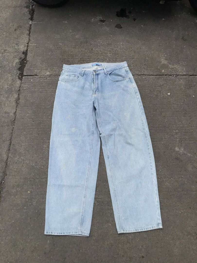 Message lab pants (Category: Jeans) located in Manila. Submitted by thriftnicarl.3 (Listing ID 1467325318, Image 2). Description: waist - 35 length - 42 thigh - 13.4 leg opening - 9 price - 399 Free via jnt.