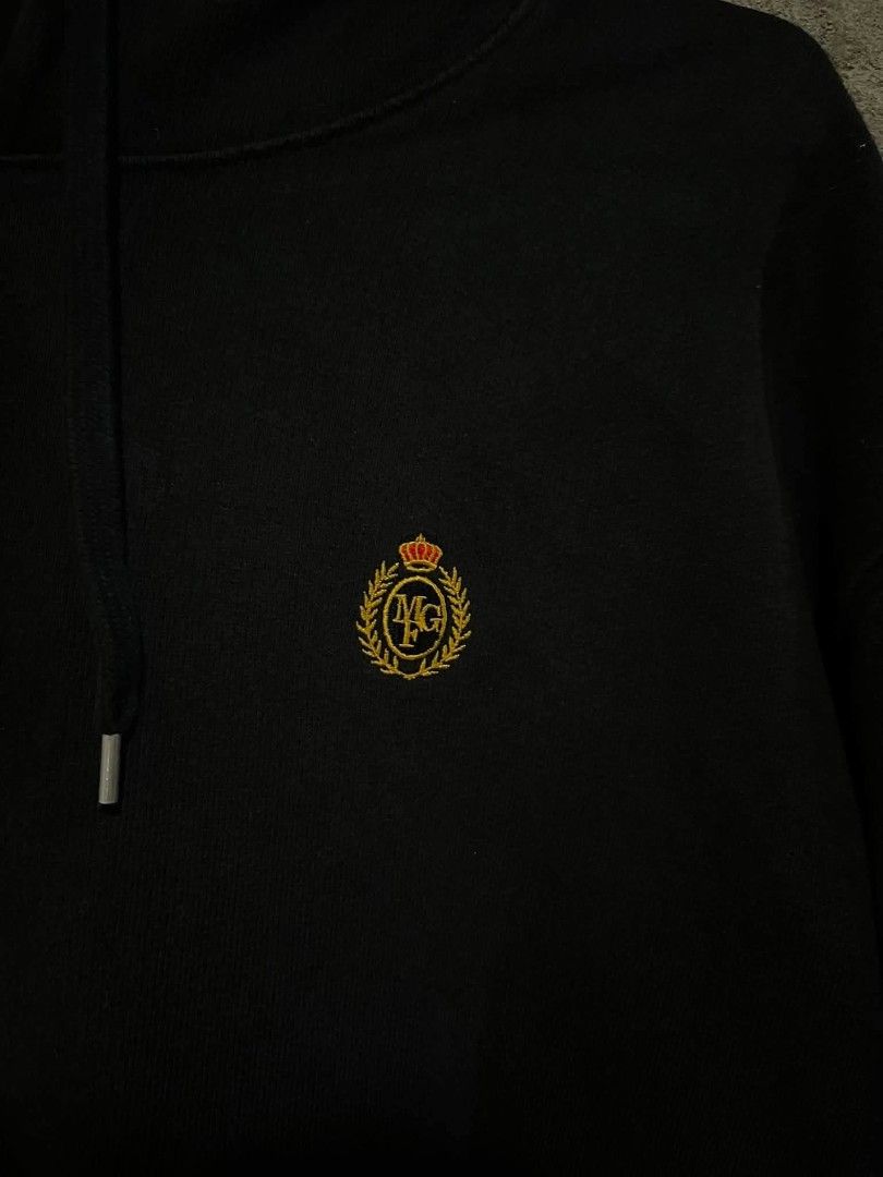 MFG Marithe Girbaud Black Heavyweight Hoodie (Category: Coats, Jackets and Outerwear) located in Sindangan. Submitted by waterbop (Listing ID 1467339665, Image 2). Description: -EXCELLENT CONDITION -COLOR RATE 9.8/10 -NO ISSUE -PIT TO PIT: 24" -LENGTH: 25" LOCATION ZAMBOANGA DEL NORTE.