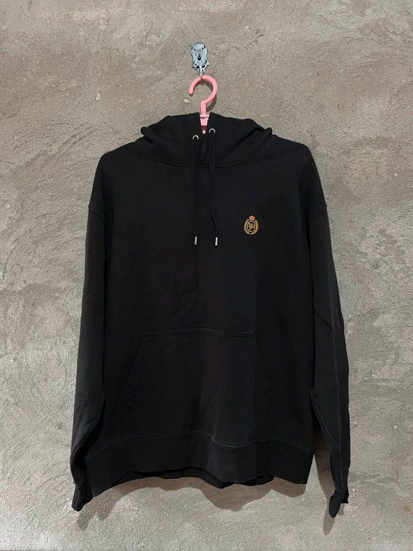 MFG Marithe Girbaud Black Heavyweight Hoodie (Category: Coats, Jackets and Outerwear) located in Sindangan. Submitted by waterbop (Listing ID 1467339665, Image 1). Description: -EXCELLENT CONDITION -COLOR RATE 9.8/10 -NO ISSUE -PIT TO PIT: 24" -LENGTH: 25" LOCATION ZAMBOANGA DEL NORTE.