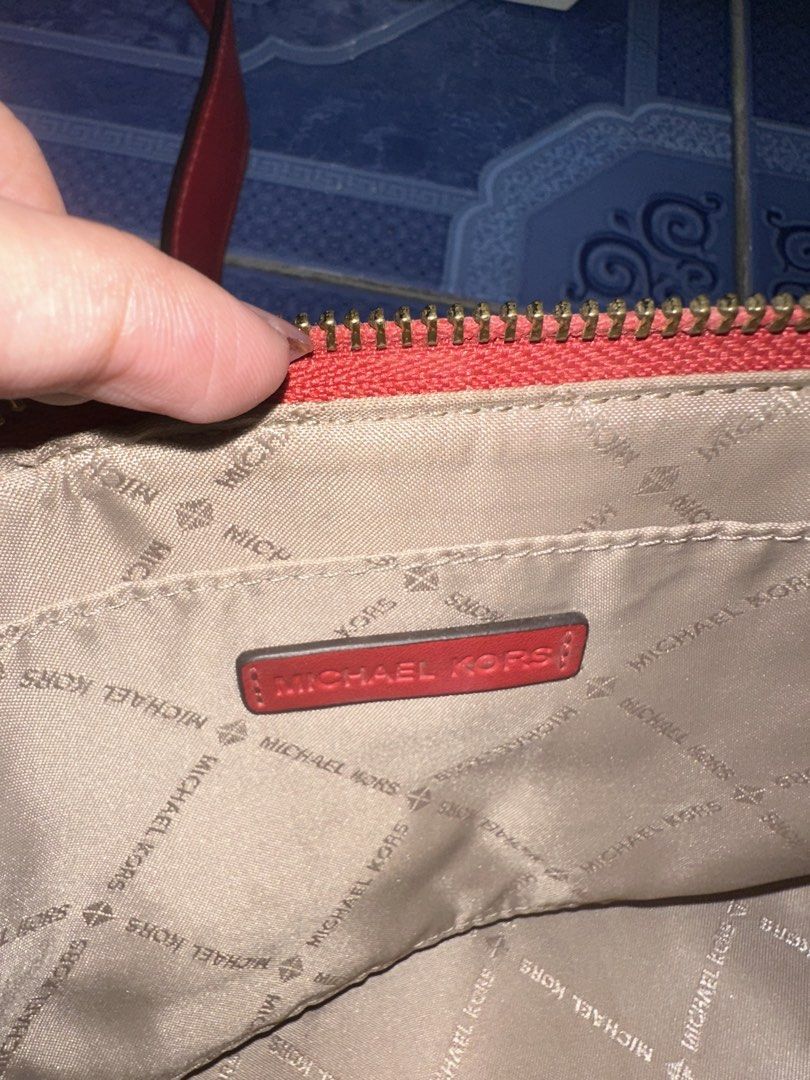 Michael Kors Brown Bag (Category: Cross-body Bags) located in Manila. Submitted by diarchived (Listing ID 1467353887, Image 2). Description: Original from Canada! Negotiable! .
