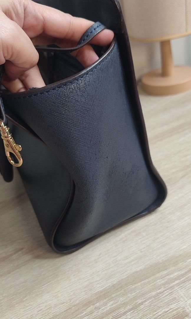 Michael Kors Selma Satchel Navy (Category: Shoulder Bags) located in Pasig City. Submitted by xcess_baggage (Listing ID 1464876208, Image 3). Description: .