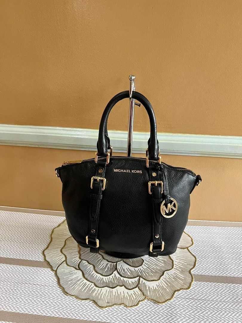 MICHAEL Michael Kors Bedford Legacy Satchel (Category: Cross-body Bags) located in Quezon City. Submitted by bellafashion08 (Listing ID 1467324906, Image 3). Description: Dimension: - Height =8 in. - Length = 10 in. * From U.S * Nice in actual .
