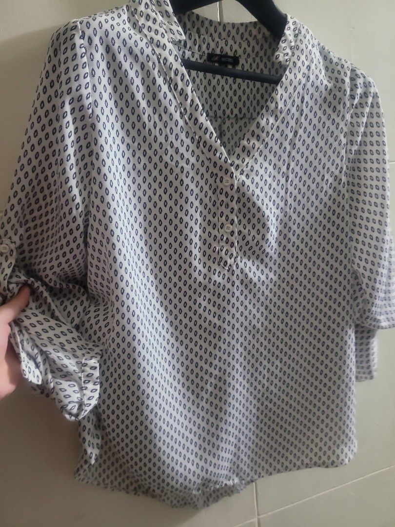 Michel US top.as new (Category: Blouses) located in Los Banos. Submitted by lopecruz (Listing ID 1467297198, Image 2). Description: armpit : 20" length : 24" like new, no flaws M-L.