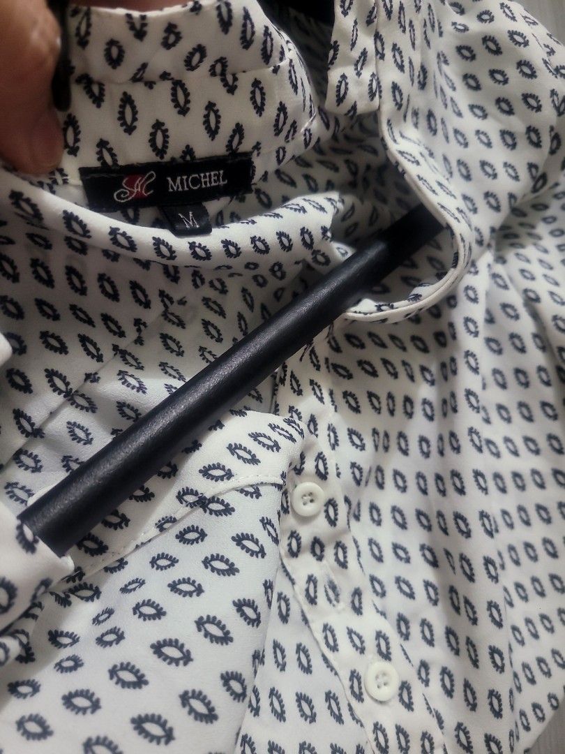 Michel US top.as new (Category: Blouses) located in Los Banos. Submitted by lopecruz (Listing ID 1467297198, Image 3). Description: armpit : 20" length : 24" like new, no flaws M-L.