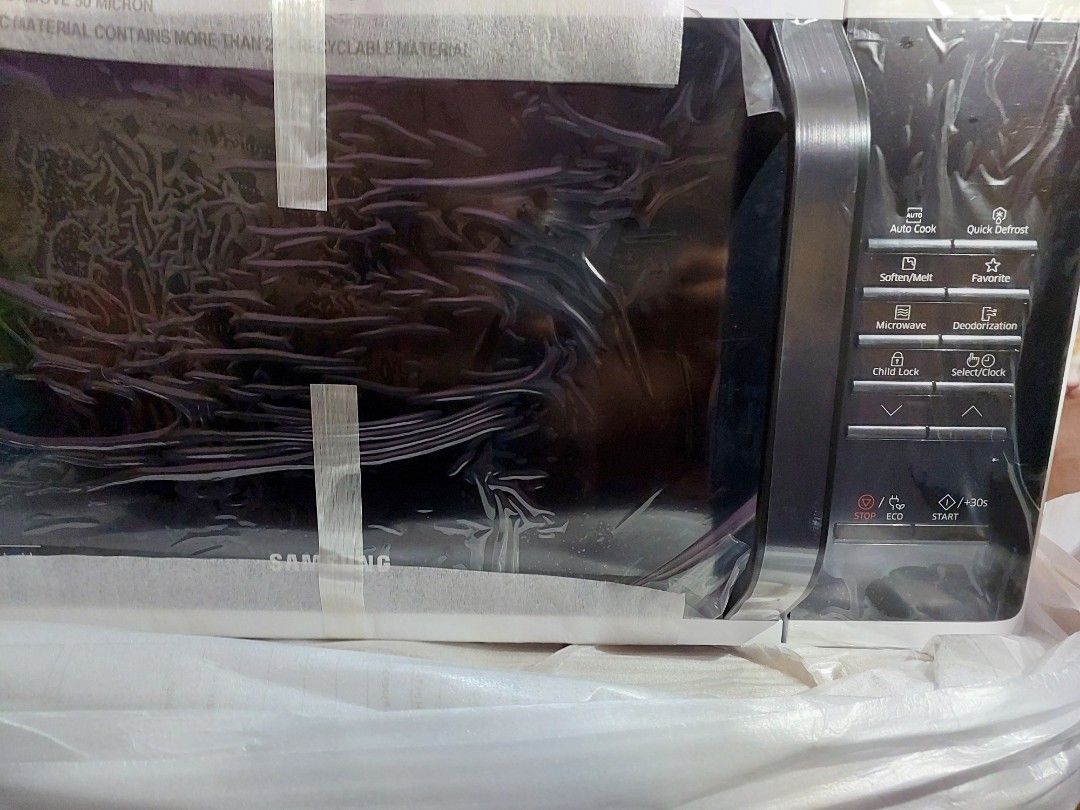 MICROWAVE OVEN SAMSUNG 23L QUICK DEFROST (Category: Ovens & Toasters) located in Paranaque City. Submitted by capricornusspecialsimcards (Listing ID 1467233369, Image 3). Description: SAMSUNG MICROWAVE OVEN (kindly see pictures for details) **BNEW as seen on picture** won as a raffle prize selling for only 6000 pick up only on my location SUCAT PARANAQUE thanks for viewing.