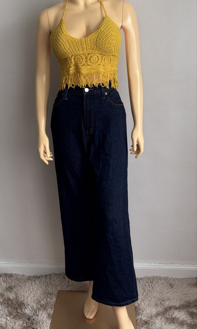 Miji wide straight jeans (Category: Jeans) located in Quezon City. Submitted by swift_kenjie (Listing ID 1467226869, Image 1). Description: 30-32 L-40.