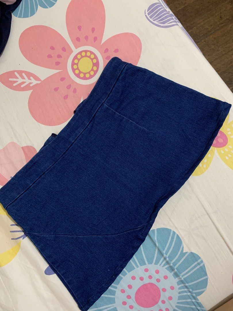 Mini Skirt (Category: Skirts) located in Pasig City. Submitted by supergirl23110 (Listing ID 1467295143, Image 1). Description: 🎀 MINI SKIRT FOR SALE 🎀 ✨ Price: ₱150 only! 📏 Details: * Size: 27 * Length: 11–12 inches * Price: ₱150 💸 Mode of Payment: * GCash * MariBank * GoTyme 📌 Reminders: * Payment first basis * Delivery fee should be shouldered by the buyer * Please be a sure buyer. Thank you! 🫶🏻 💌 Message me if interested! First come, 