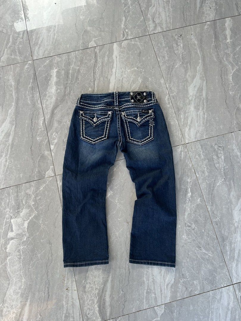 Missme cuffed capri (Category: Other Bottoms) located in Makati City. Submitted by roldanamparo (Listing ID 1467258034, Image 2). Description: Missme Cuffed Capri Excellent condition No issue •Waist:30 •Length:30 •Leg Opening:7.5 Pm📩.