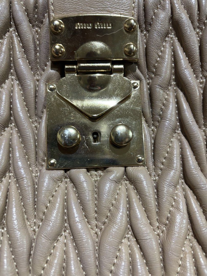 Miu miu (Category: Luxury Bags & Wallets) located in Manila. Submitted by purselovemalate (Listing ID 1467253008, Image 2). Description: No flaws Gold Hardwares Missing tag No markings.