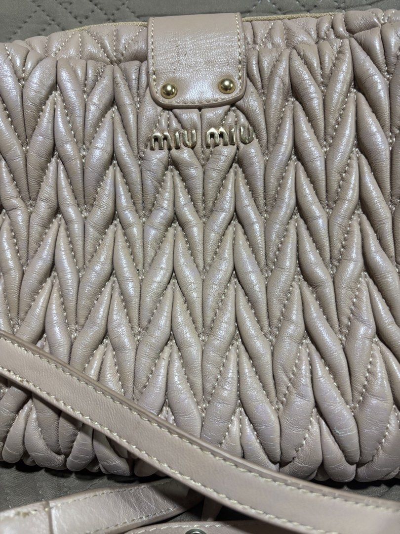 Miu miu (Category: Luxury Bags & Wallets) located in Manila. Submitted by purselovemalate (Listing ID 1467253008, Image 3). Description: No flaws Gold Hardwares Missing tag No markings.