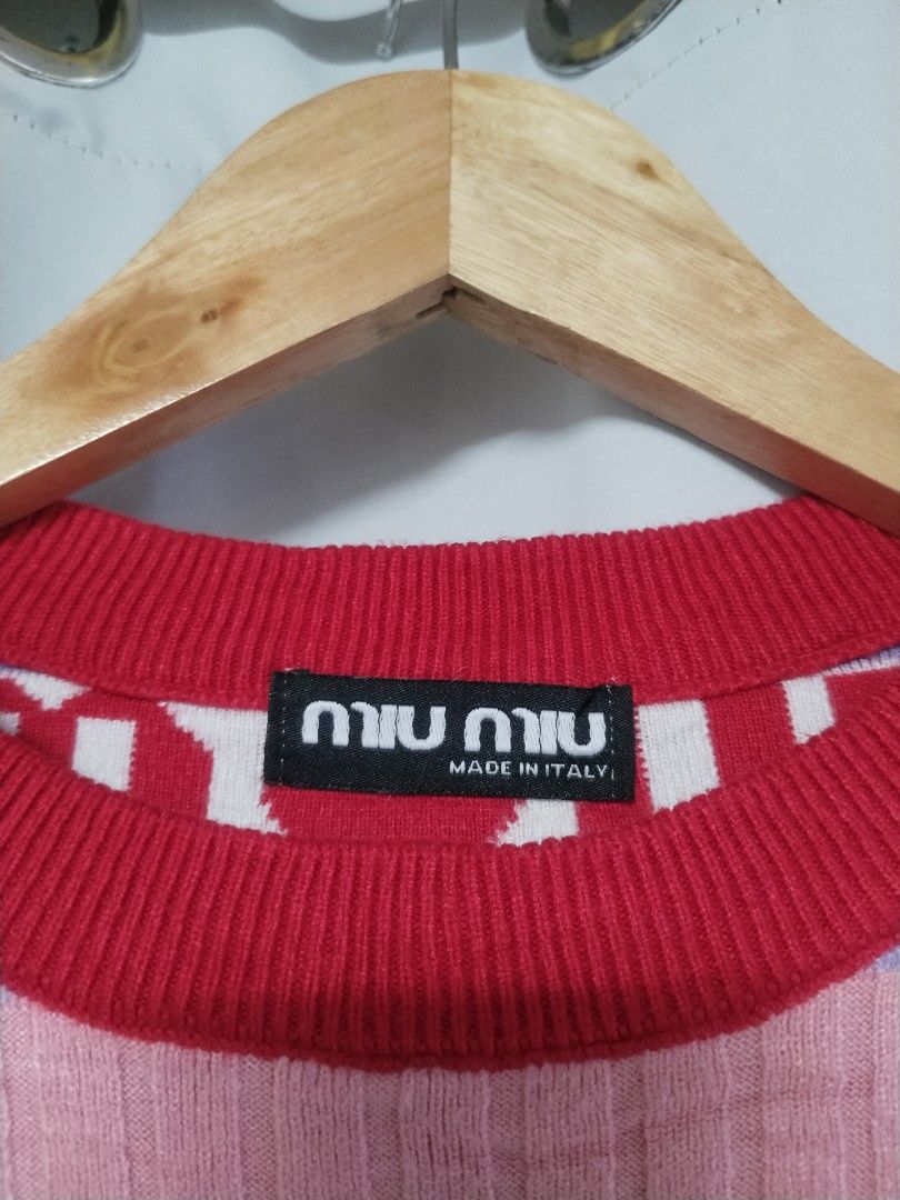 MIU MIU KNITTED (Category: Coats, Jackets and Outerwear) located in Manila. Submitted by liljhayvillanueva (Listing ID 1467315888, Image 2). Description: MIU MIU KNITED SIZE MEDIUM COLORATE 9.5/10 ISSUE X.