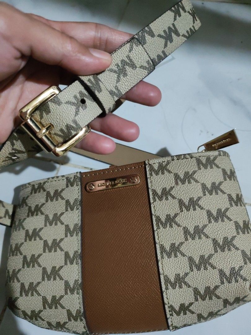 Mk Belt bag (Category: Cross-body Bags) located in Teresa. Submitted by unyangopal87819 (Listing ID 1467358838, Image 2). Description: Mukha slang bago may konti scratch lang na sa pic na.. Hindi sya origin*l siguro since NASA 3k plus lang sya nabili.