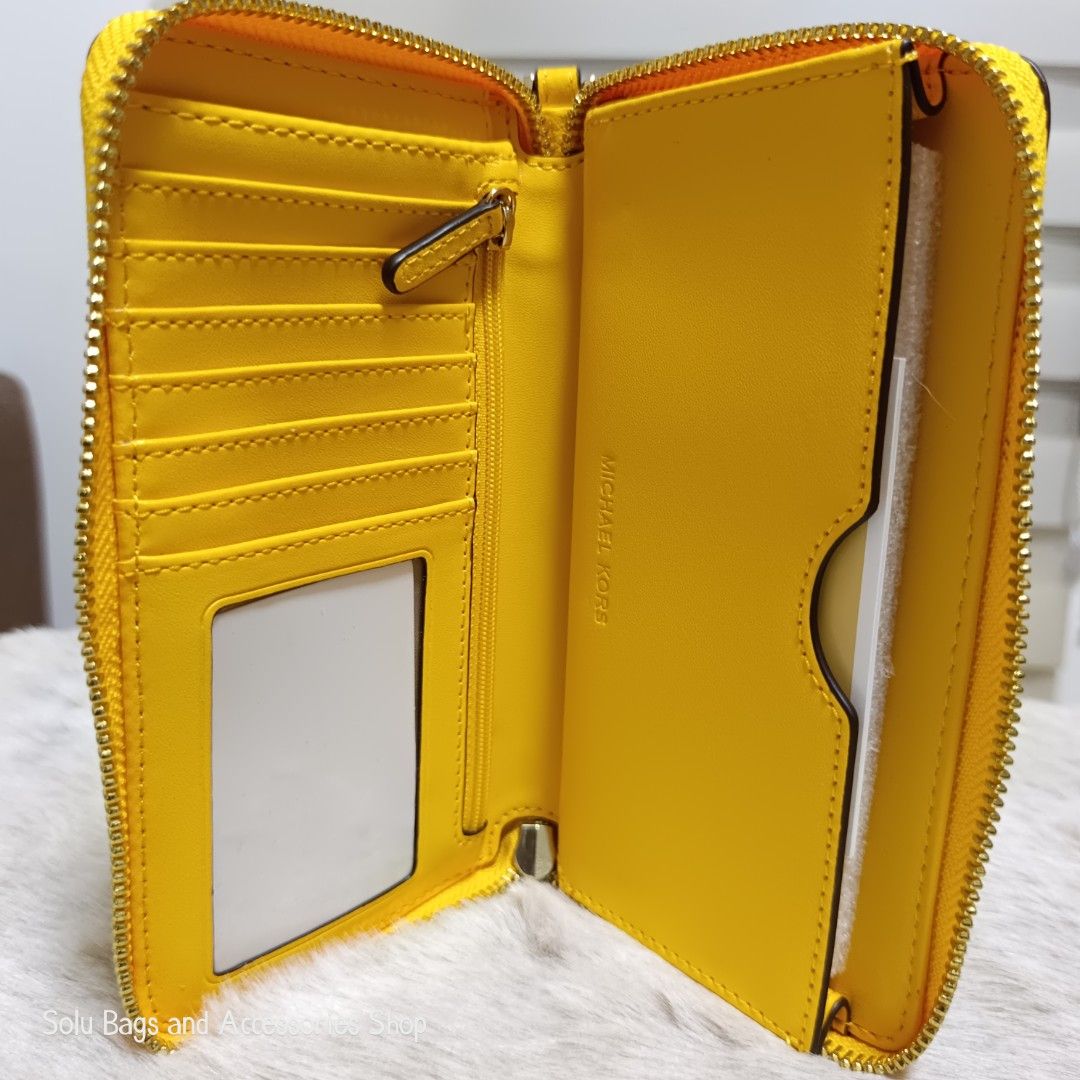 MK Fulton Wallet (Category: Wallets & Card holders) located in Taguig. Submitted by mommasolu (Listing ID 1463838833, Image 3). Description: ❣️On hand and ready to ship ❣️All items are original and authentic from 🇺🇸 Shipping: J&T or Laz check out ‼️Same Day Shipping via GrabExpress or Lalamove for Metro Manila (payment first) ‼️COD option available for Laz check out MOP: GCash and Bank Transfer via BPI or GoTyme Follow our socials: FB 👉 Solu B