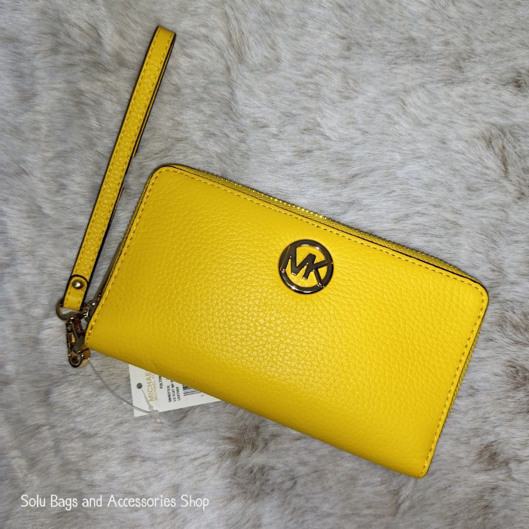 MK Fulton Wallet (Category: Wallets & Card holders) located in Taguig. Submitted by mommasolu (Listing ID 1463838833, Image 2). Description: ❣️On hand and ready to ship ❣️All items are original and authentic from 🇺🇸 Shipping: J&T or Laz check out ‼️Same Day Shipping via GrabExpress or Lalamove for Metro Manila (payment first) ‼️COD option available for Laz check out MOP: GCash and Bank Transfer via BPI or GoTyme Follow our socials: FB 👉 Solu B
