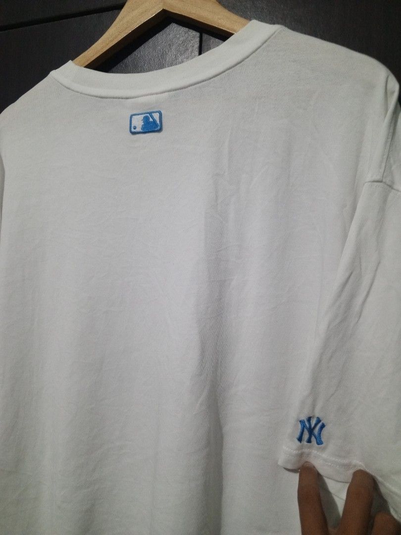 MLB NY pixelated logo (Category: Tshirts & Polo Shirts ) located in Santa Maria. Submitted by paulo-garcia21 (Listing ID 1467273648, Image 2). Description: 2xl on tag 26 by 30 excellent condition.