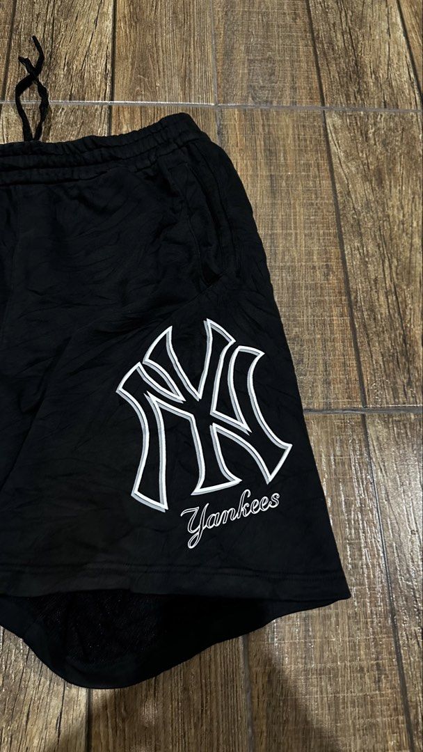 MLB SWEATSHORTS (Category: Shorts) located in Manila. Submitted by urban-vintage_2 (Listing ID 1467182096, Image 3). Description: ISSUE: NONE (NEED WASH) MOP :GCASH (NO COD) SHIP VIA: LALAMOVE & J&T LOCATION: PASIG CITY LENGTH: 21 WIDTH :28-36 HEM : 14.