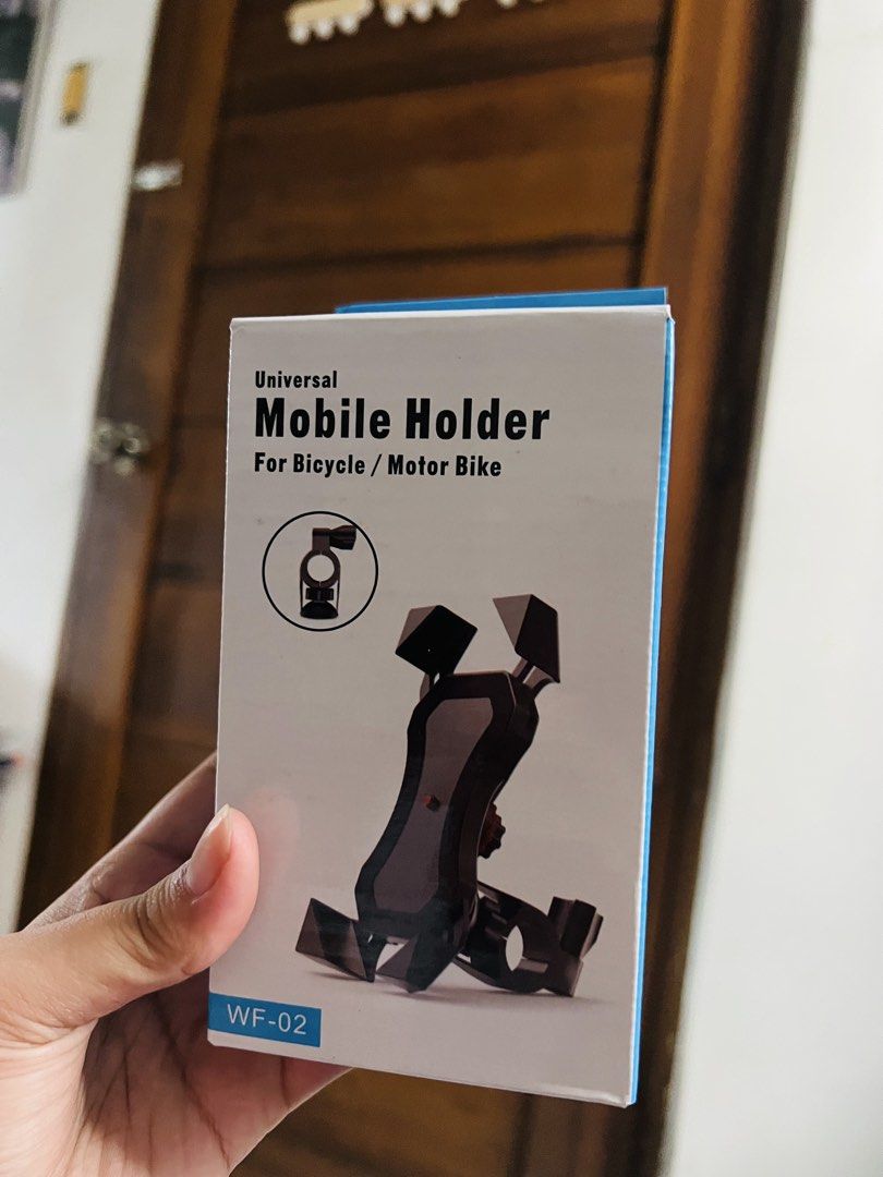 Mobile holder (Category: Cases & Sleeves) located in Manila. Submitted by goldenfire_0b8118 (Listing ID 1467347615, Image 1). Description: Brandnew.