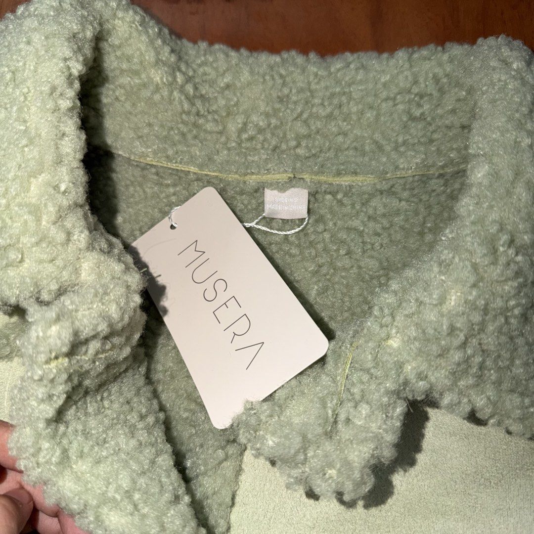 Musera Fleece Coat (Category: Coats, Jackets and Outerwear) located in Muntinlupa City. Submitted by myrandomthingz (Listing ID 1467353116, Image 2). Description: .