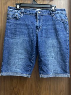 (Category: ) located in . Submitted by xo.thrifty (Listing ID 1467259317, Image 1). Description: .