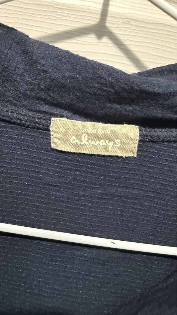 Navy Blue Knitted 3/4 Top (Category: Blouses) located in Quezon City. Submitted by dinesaur (Listing ID 1467295235, Image 2). Description: .