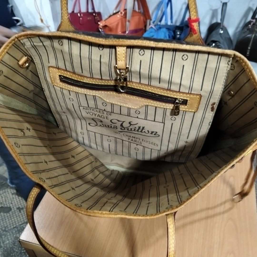 Neverfull (Category: Shoulder Bags) located in El Salvador. Submitted by francheskaukayukay (Listing ID 1467280219, Image 3). Description: .