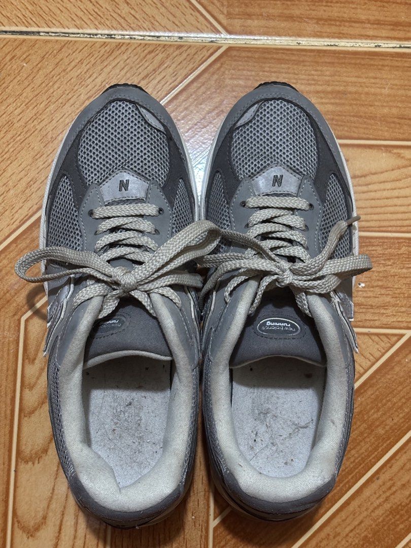 New Balance 2002R (Category: Sneakers) located in Manila. Submitted by saureus (Listing ID 1467229868, Image 2). Description: - Brand: New Balance - Model: 2002R (M2002RNM) - Color: Grey - Size: Men's US 7.5 / UK 7 / EU 40.5 (25.5 cm) - Material: Mesh and leather upper with lace-up front.