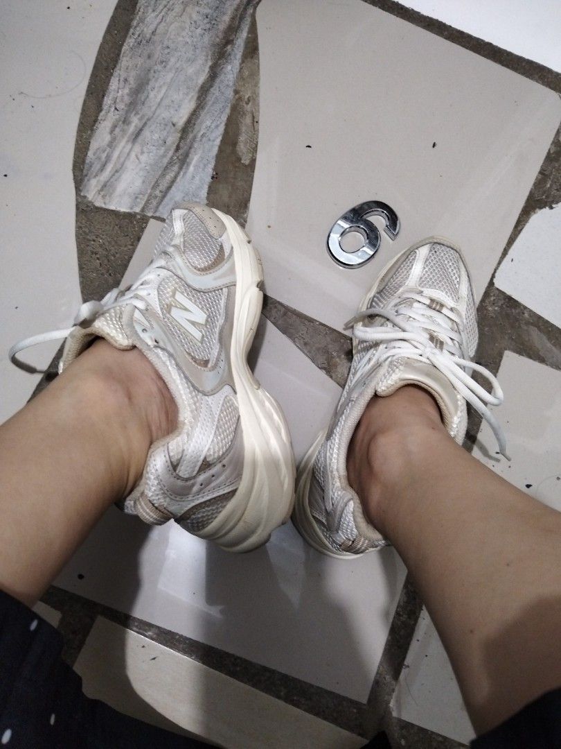 New Balance 530 (Category: Sneakers) located in El Salvador. Submitted by francheskaukayukay (Listing ID 1467242269, Image 1). Description: .