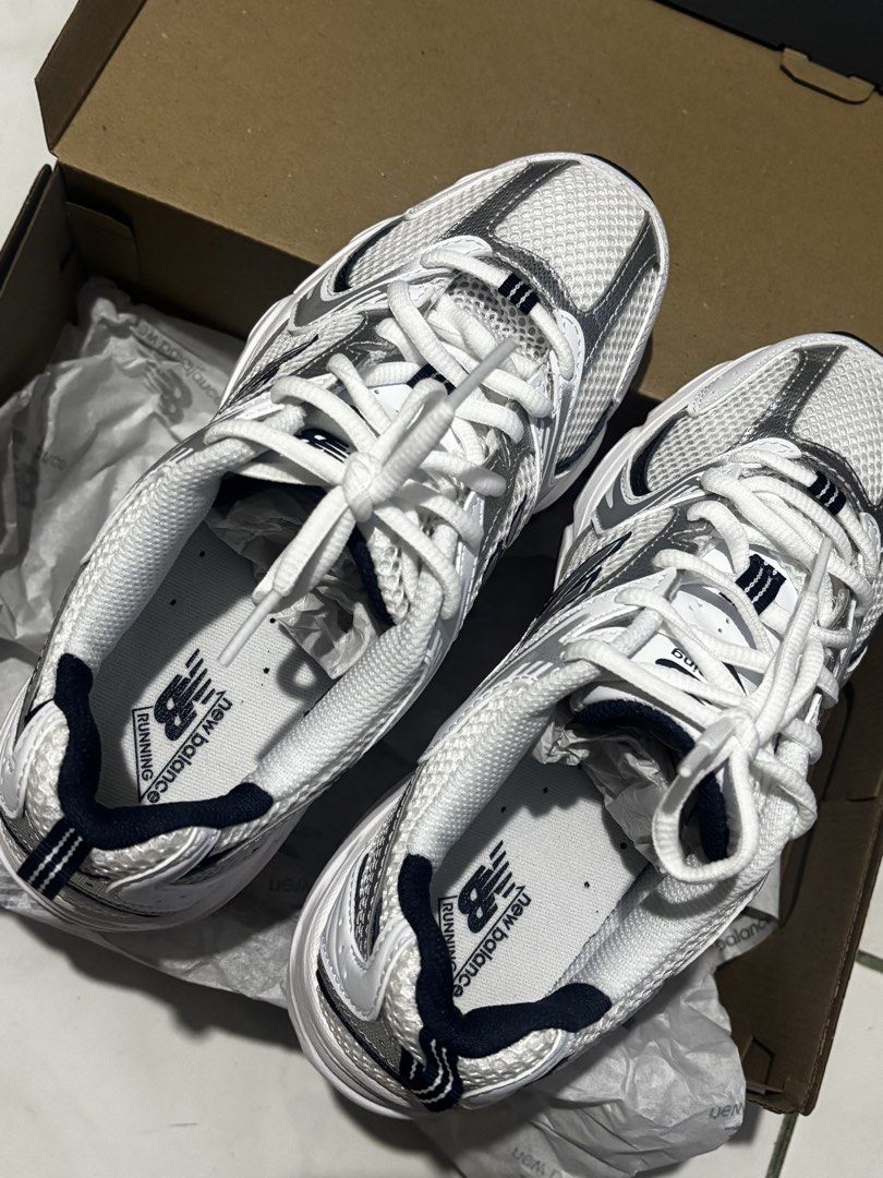 New Balance 530 White (Category: Sneakers) located in Quezon City. Submitted by yellydecluters (Listing ID 1467298917, Image 3). Description: 🥀 Brandnew, sinukat lang 🥀See last photo for size. rfs: uncomfy cos super sakto sakin, realized na dapat pala size 6 kinuha ko 😭 💫 MOP : Gcash | Bank Transfer 💫 MOD: Same day delivery (No COD) or Meet-ups only 📍Laguna | Makati .