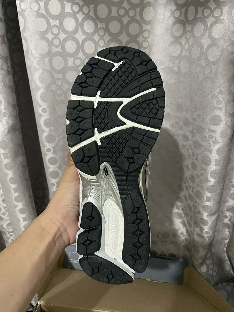 New Balance 9060R Silver Black (Category: Sneakers) located in Manila. Submitted by yebamonke (Listing ID 1467298643, Image 3). Description: - Brand: New Balance - Model: 1906R - Color: Silver, White, and Black - Size: EU 41.5 / UK 7.5 / US 8.5 - Condition: Like new, with original box - Features: N-Lock system, supportive cushioning, durable rubber outsole, and textured insoles - Delivery: Shipping / Lalamove available .