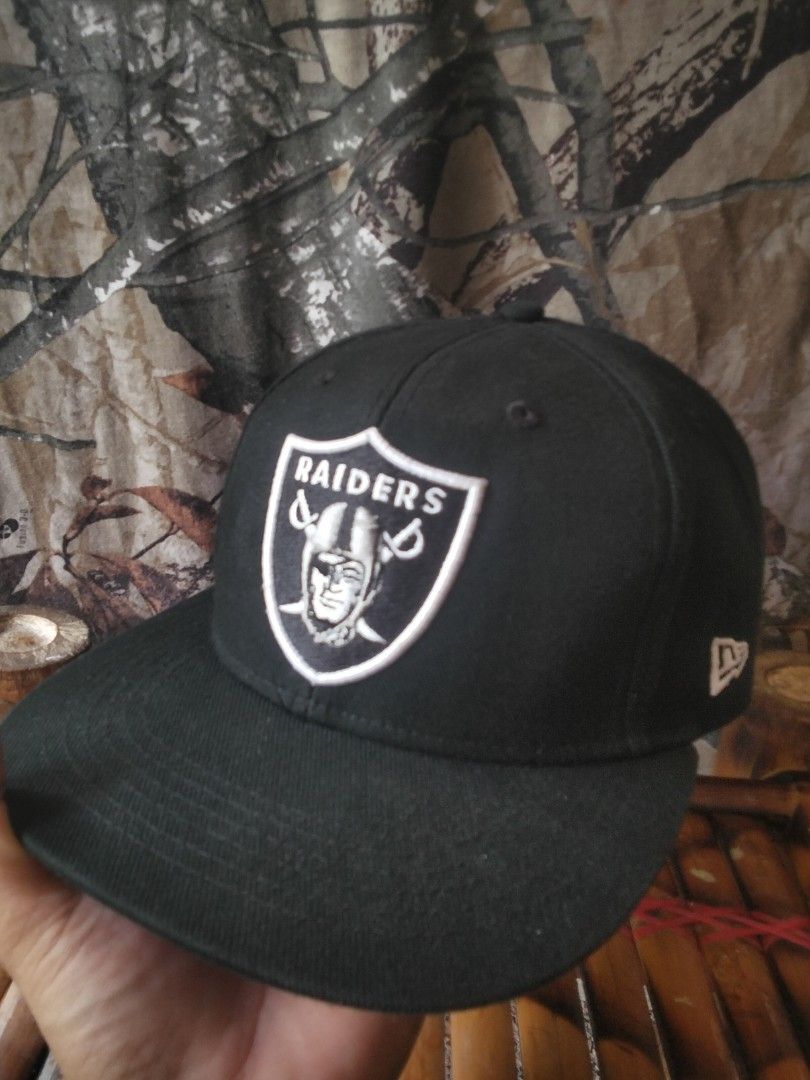 NEW ERA RAIDERS SNAPBACK CAP (Category: Caps & Hats) located in Manila. Submitted by known_as_kairu. (Listing ID 1467360580, Image 1). Description: Legit and Safe.