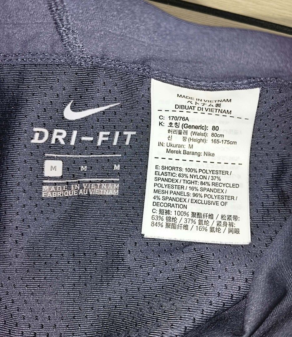 NIKE (Category: Shorts) located in Manila. Submitted by kidsthrifthustle (Listing ID 1467254604, Image 3). Description: NIKE MEDIUM LIKENEW *32-34 waist 14 length 15½ inner cycling.