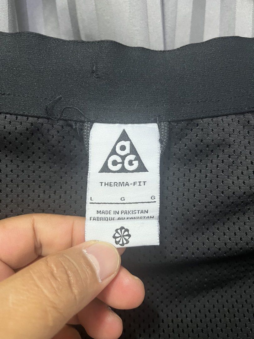 Nike ACG athletic shorts （分類：短褲）位於 Hong Kong。 由 restythrift 提交（商品編號 1467334471，圖片 5）。簡介： 32 upto 36 inches waist 16 inches length Excellent condition With inner mesh。