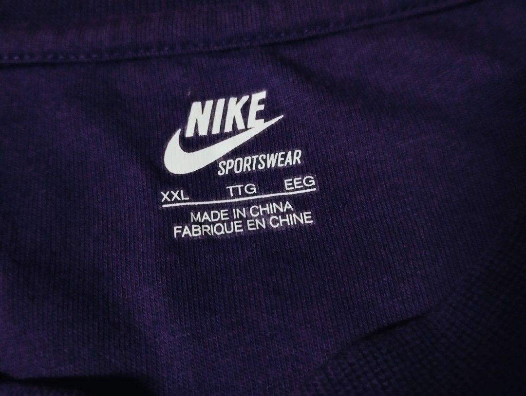Nike Air Force 1 Crewneck Purple Pullover Sweatshirt (Category: Coats, Jackets and Outerwear) located in Quezon City. Submitted by thegentlethrifter_1.0 (Listing ID 1467210013, Image 2). Description: Color Rate: 9.5/10 (Good Condition) Size on Tag: 2XL (Mens) Fit to: L to 2XL (Mens) Price: Php 300 + Shipping Dimes: 28.5 inches (Length) 23.5 inches (Width) Issue: Small Stains at the Back / Stain or slight discoloration. I'm not sure which it is, b