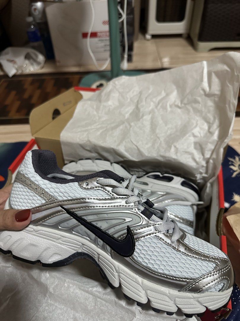 NIKE AIRMAX MOTO 2K pure platinum (Category: Sneakers) located in Mabalacat. Submitted by loveiseverywhere748 (Listing ID 1467261565, Image 2). Description: RFS: Wrong size purchased loc: Pampanga BRANDNEW .