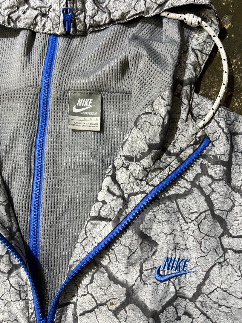 Nike aop design all over hoddie jacket (Category: Coats, Jackets and Outerwear) located in Angeles City. Submitted by sothriftzz (Listing ID 1467317630, Image 2). Description: .