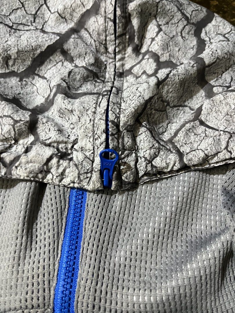 Nike aop design all over hoddie jacket (Category: Coats, Jackets and Outerwear) located in Angeles City. Submitted by sothriftzz (Listing ID 1467317630, Image 3). Description: .
