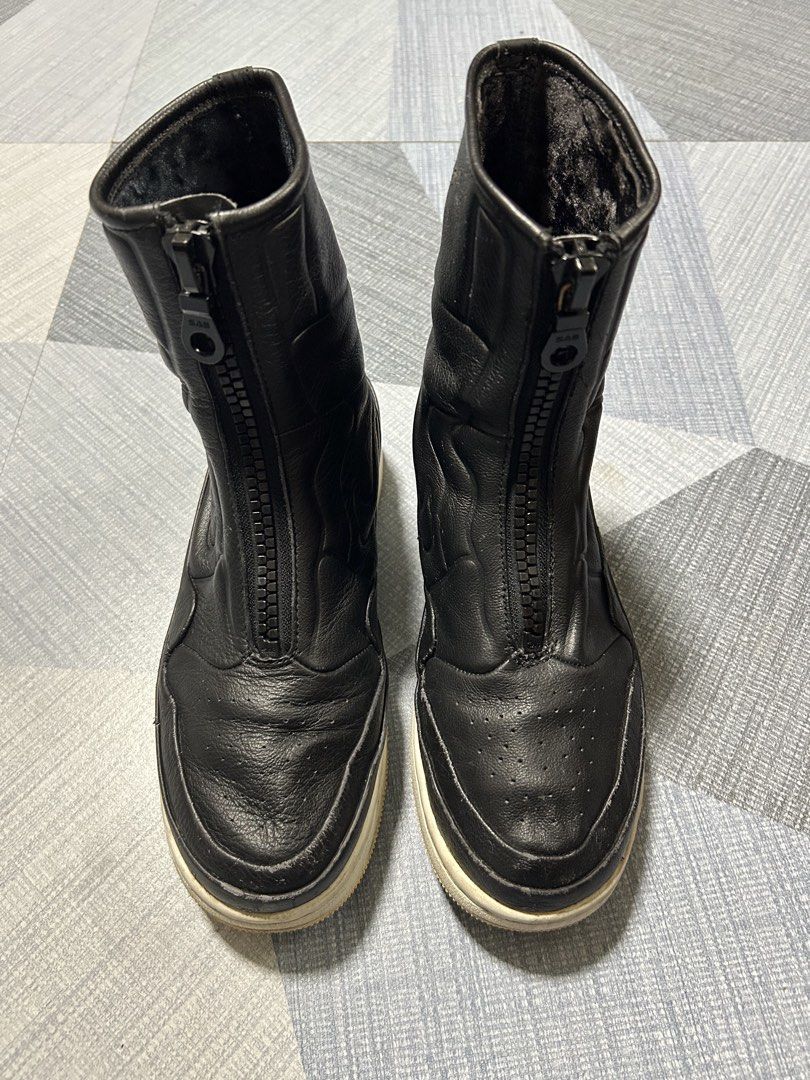 Nike Black Side Zip Boots (Category: Boots) located in Quezon City. Submitted by jjsurplus_23 (Listing ID 1467309015, Image 1). Description: .