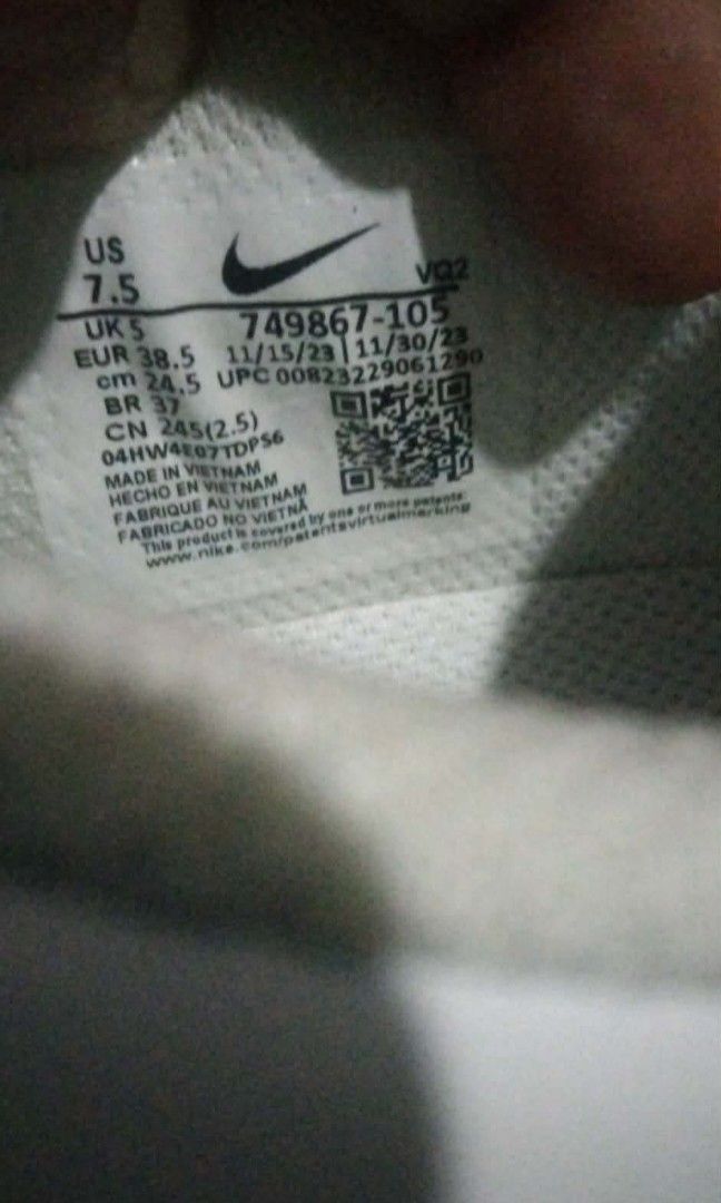 Nike Court royale 2 (Category: Sneakers) located in Manila. Submitted by jerolan0413 (Listing ID 1467353172, Image 2). Description: brand new po. Hindi ko pa siya nagagamit. nawala Yung box niya. need ko na Po siya isell. salamat negotiable pa Po Yan.